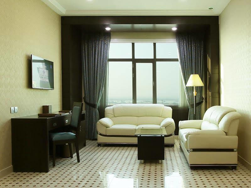 Park Regis Lotus Hotel Манама Экстерьер фото