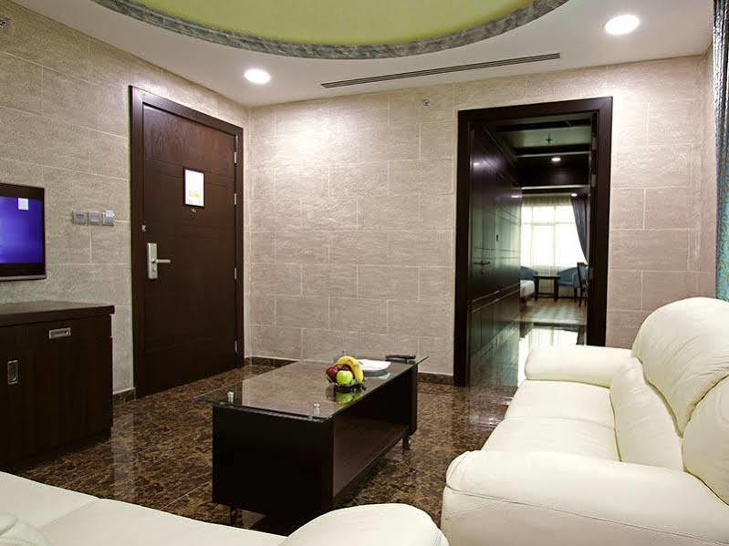 Park Regis Lotus Hotel Манама Экстерьер фото