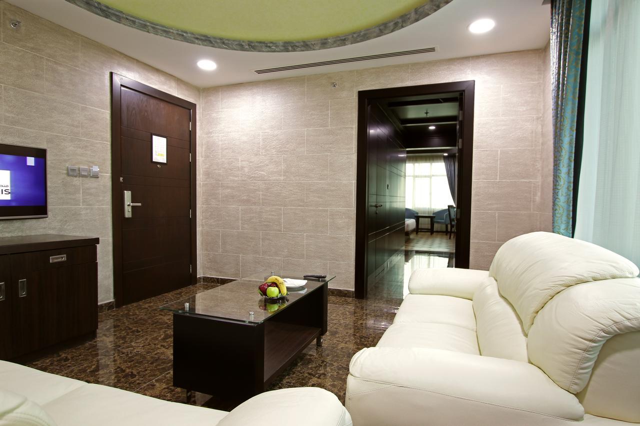 Park Regis Lotus Hotel Манама Экстерьер фото